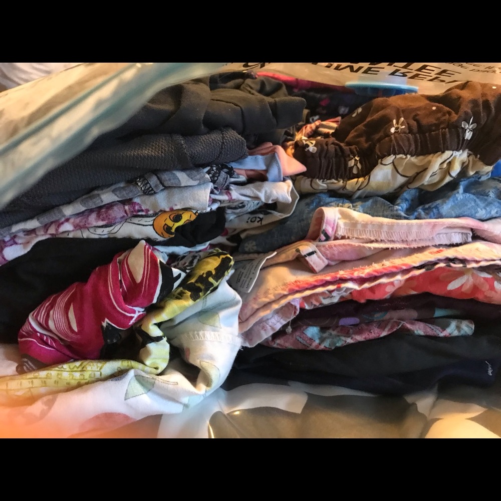 Scrubs 32 tops and 22 bottoms.